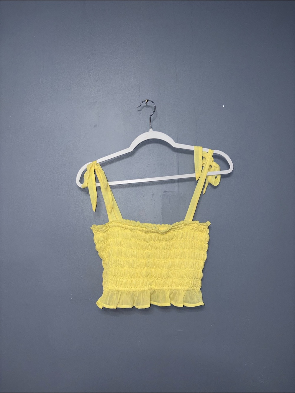 Fashion Nova • Yellow Crinkle Tank